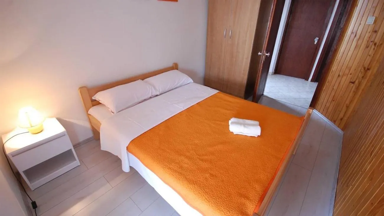 Apartments With A Parking Space Njivice, Krk - 21853  Njivice